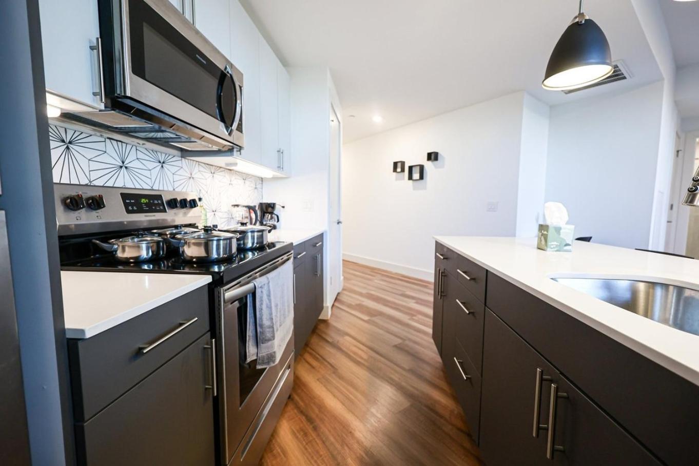 Modern Comfort 1bed-aptinbrewerytownwifi * Philadelphia