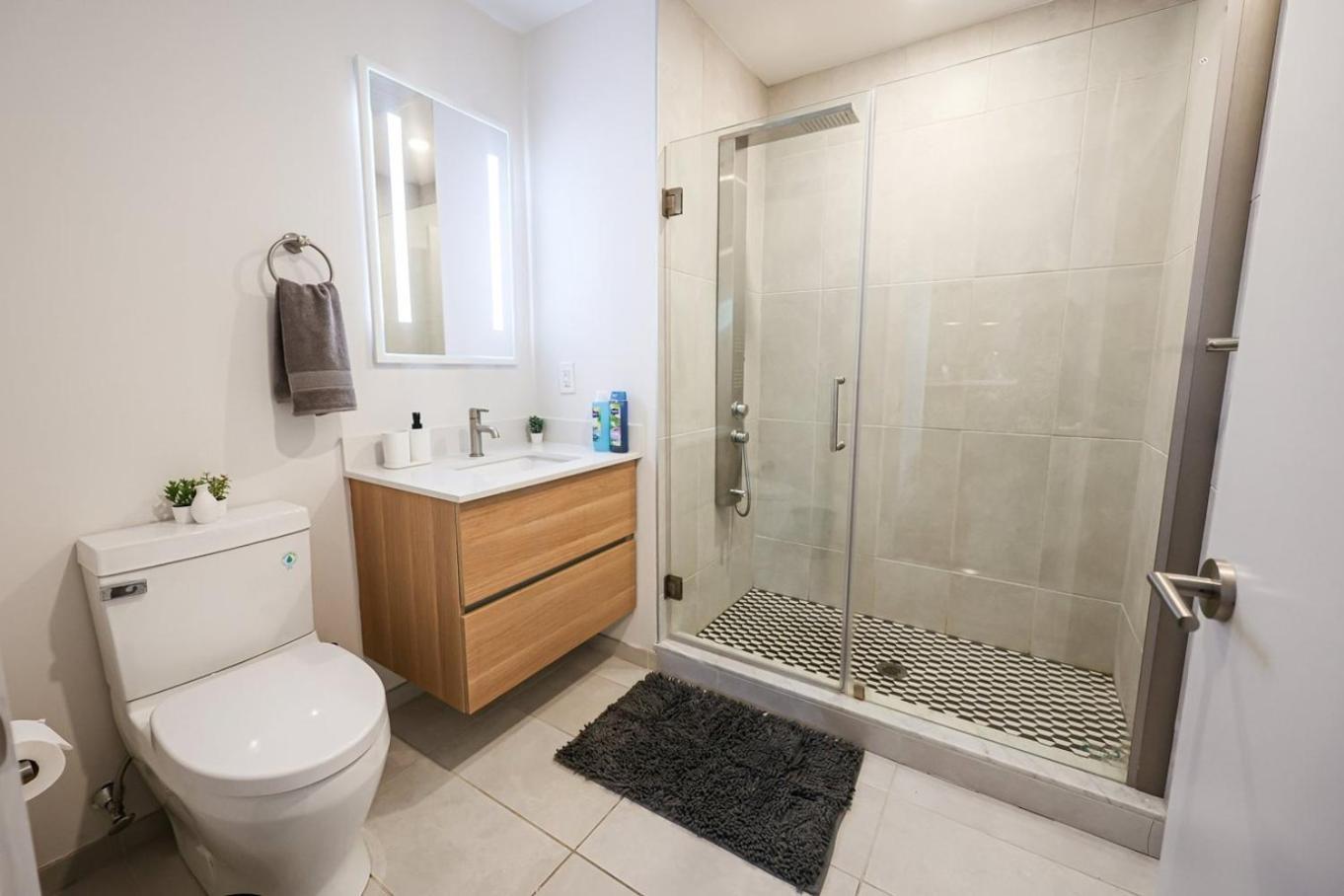 Modern Comfort 1bed-aptinbrewerytownwifi